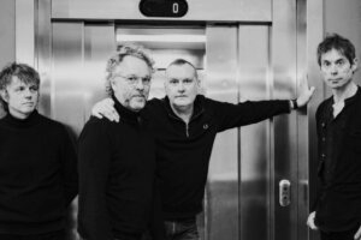 JOHAN – Pergola Tour